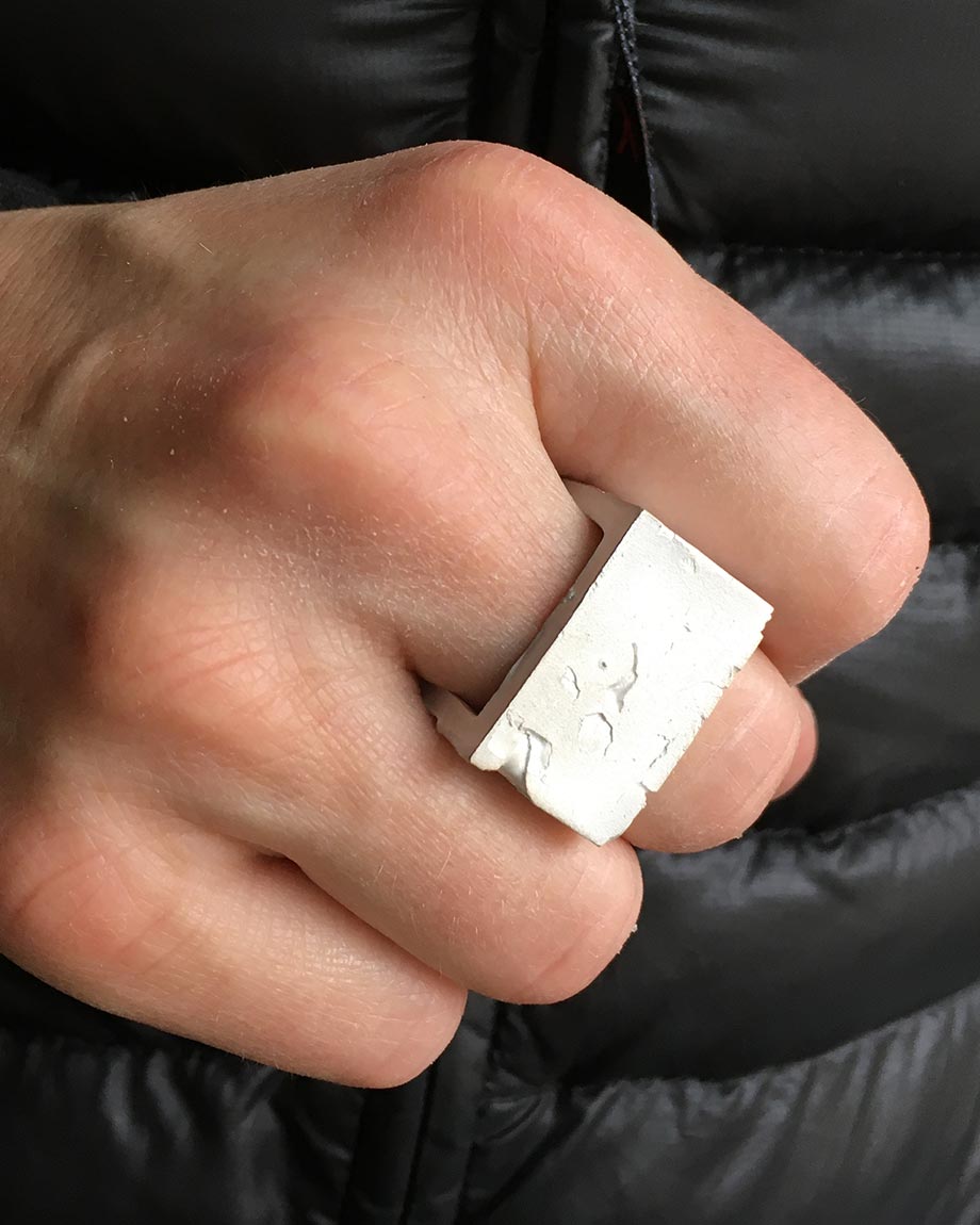 Ring aus Silber von Alexandra Bart — Goldschmiedin und Kursleiterin in der coopgold Schmuckwerkstatt Berlin