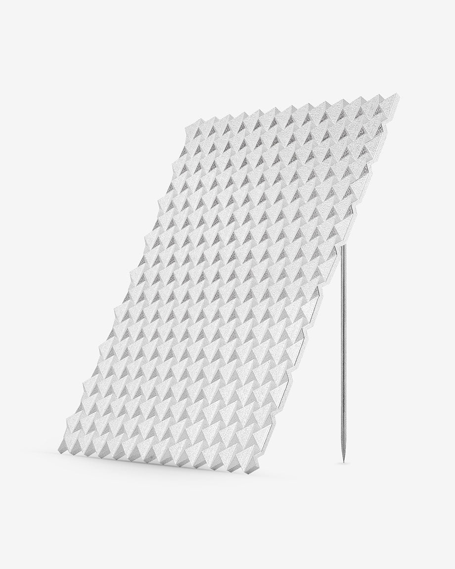 Silberne und geometrische Brosche von Fine Principles aus Berlin — facettenreich gestaltet von Alexandra Schwarzwald