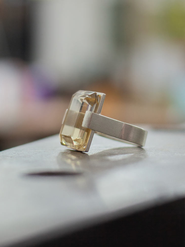 Mache deinen eigenen Ring aus Silber bei coopgold in Berlin — Schmuckkurse geeignet für Anfänger und Goldschmiede