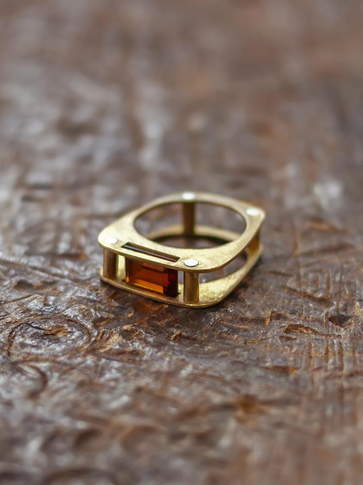 Mache deinen Ring aus Gold in unsere Schmuckwerkstatt coopgold in Berlin — geeignet für Goldschmiede und Anfänger