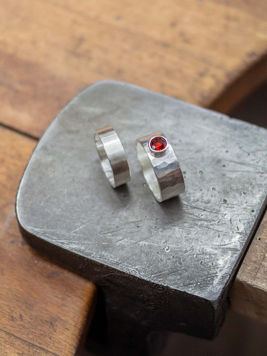 Persönlicher Schmuck und Trauringkurs bei coopgold Berlin — Eheringe selber gestalten im DIY Schmiedeverfahren