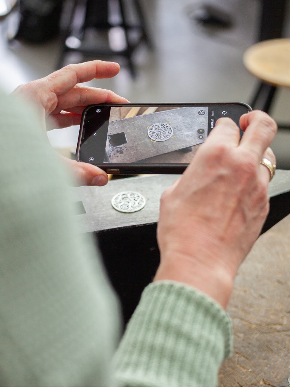 Workshop Filigran mit Susanne Matsché in der coopgold Schmuckwerkstatt Berlin — aus Silberdraht Schmuck selber gestalten