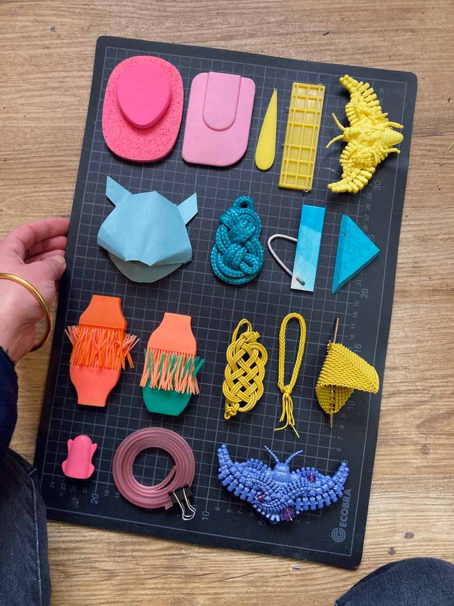 Goldschmiede Workshop Schmuck-Geschichten mit Denise Reytan in Berlin Kreuzberg bei coopgold — Schmuck selber machen in der Schmuckwerkstatt