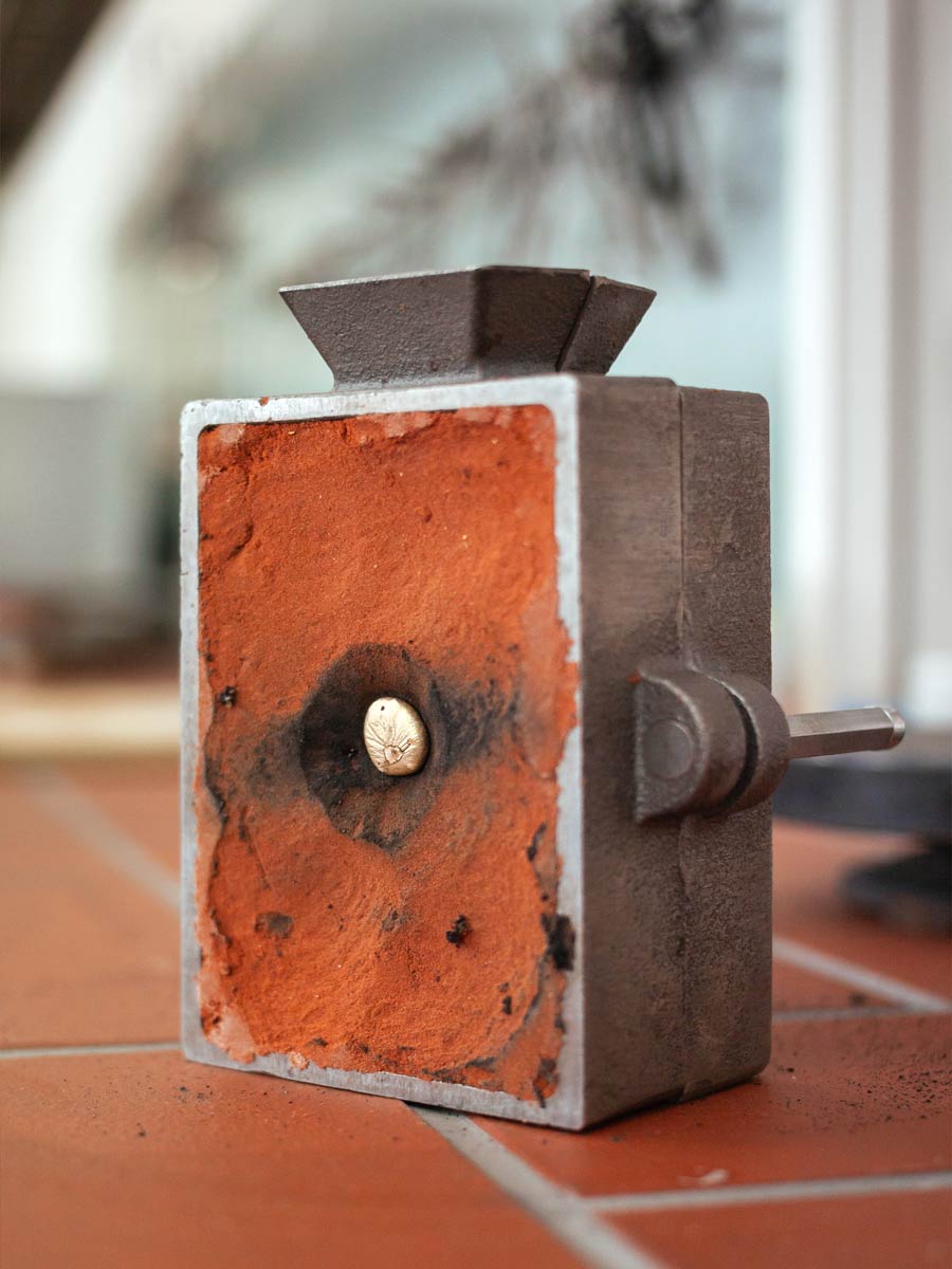 Individueller DIY Schmuck aus Silber im Workshop Wachsschnitzen und Sandguss in der coopgold Berlin Schmuckwerkstatt gestalten